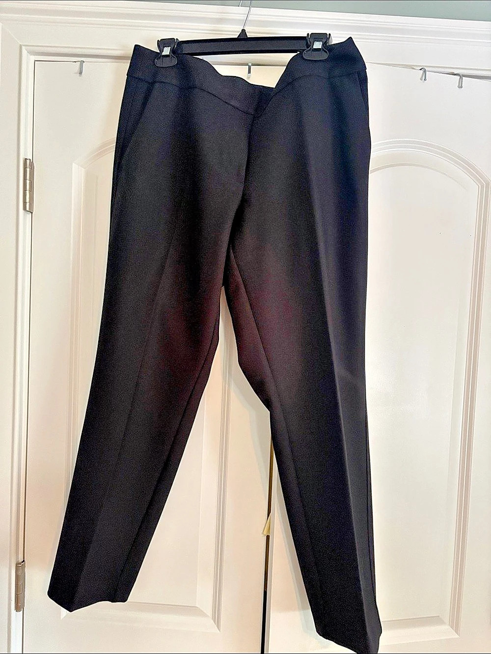 LOFT Women's Trousers in Black Size 12 Like New